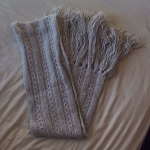 NWT Gray Abercrombie Scarf